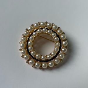 Vintage Pearl Circle Brooch